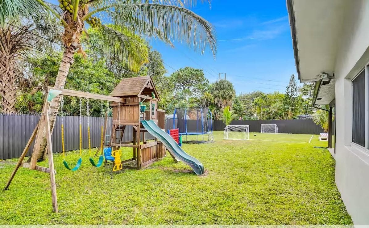 2320 SW 36th Ave photo 39