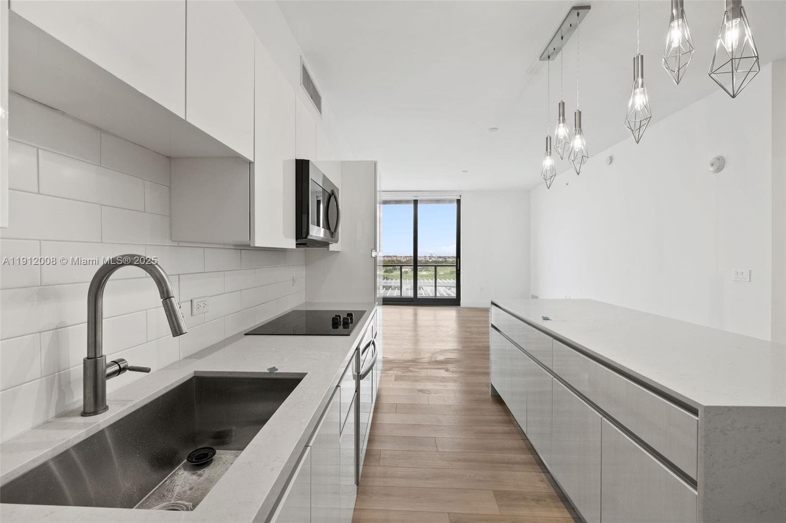Mondrian Hallandale · #0703 in Hallandale Beach - Photo 2