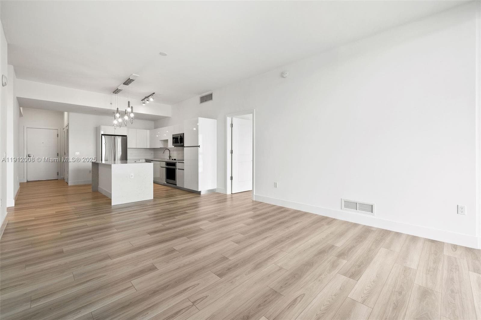 Mondrian Hallandale · #0703 in Hallandale Beach - Photo 12