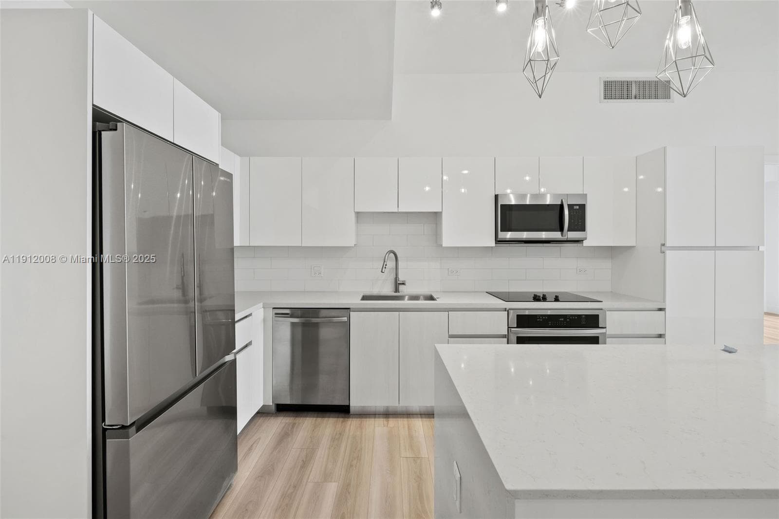 Mondrian Hallandale · #0703 in Hallandale Beach - Photo 3