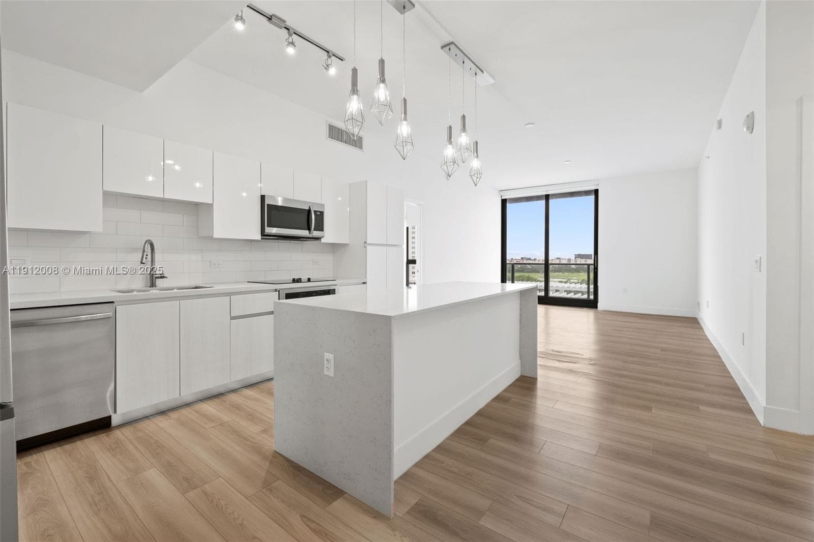 Mondrian Hallandale · #0703 in Hallandale Beach - Photo 1