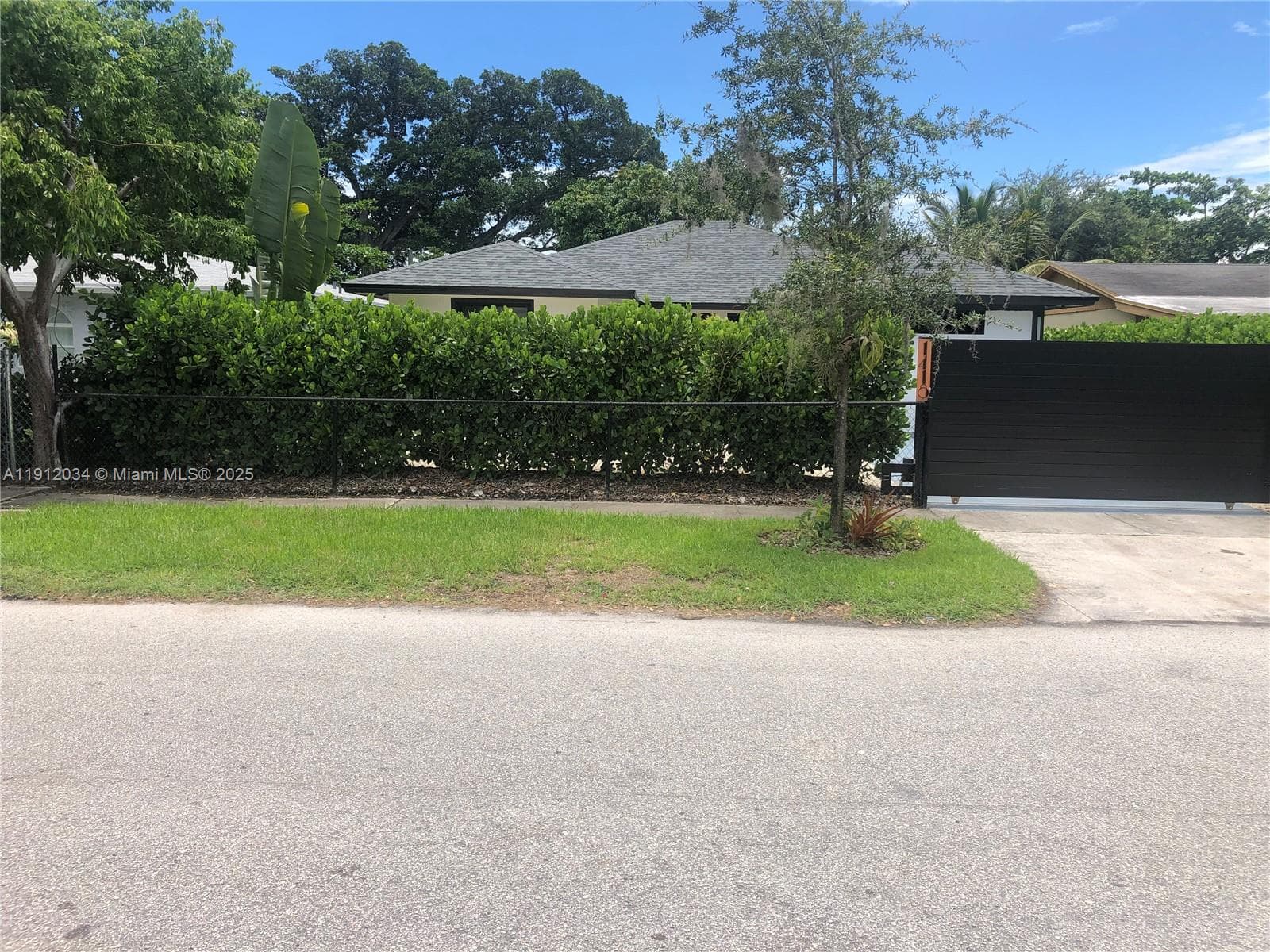 1418 NW 11th St #0 photo 2