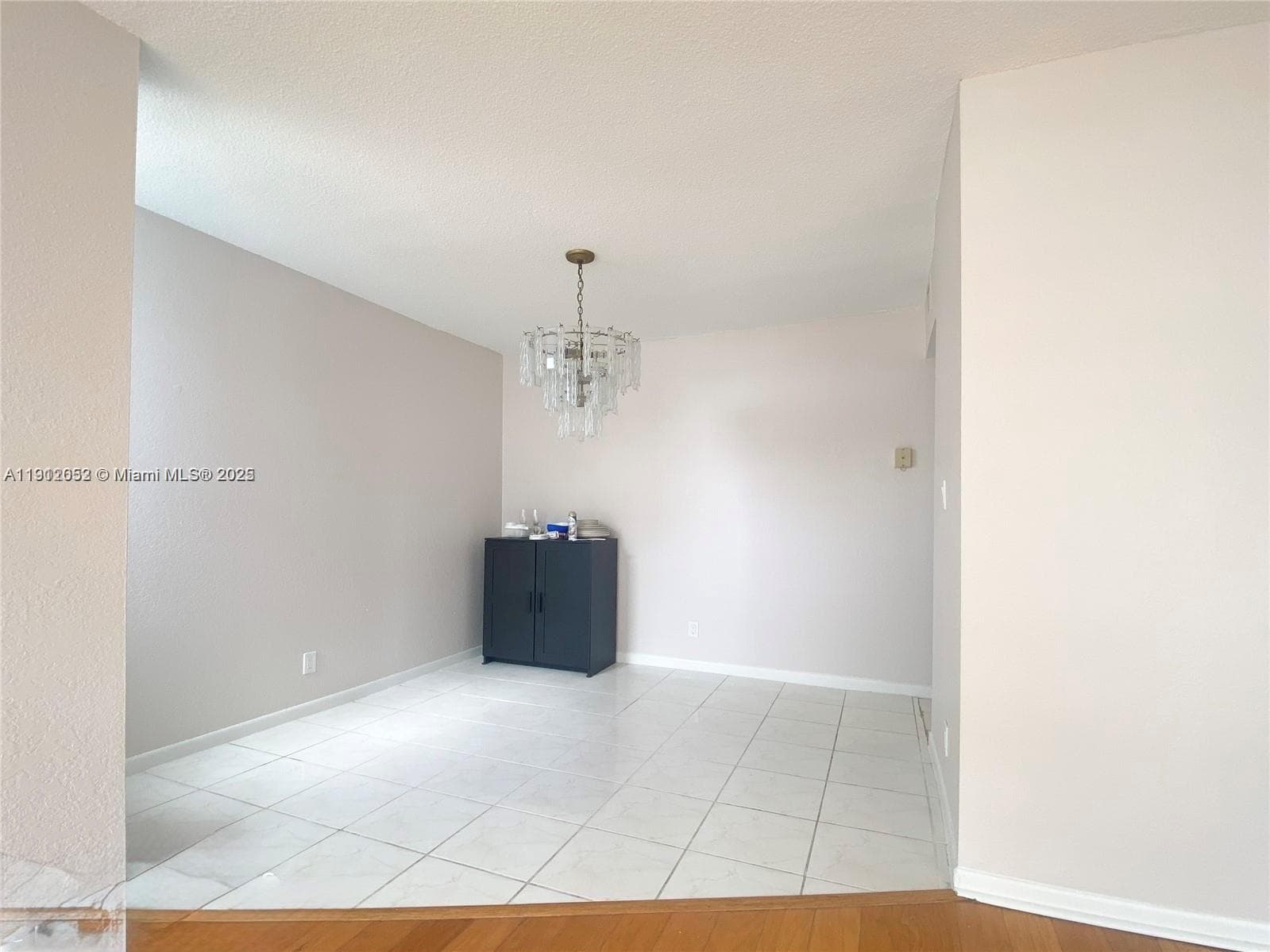 GOLDEN ISLES YACHT CLUB C · #701 in Hallandale Beach - Photo 2