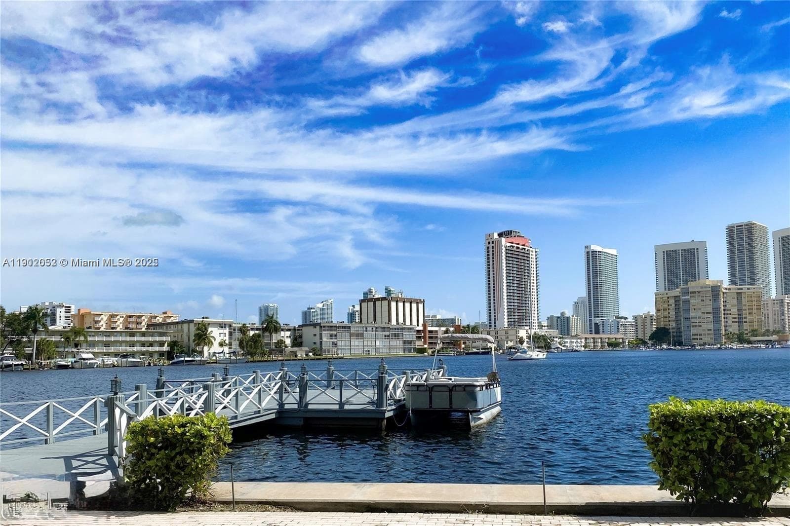 GOLDEN ISLES YACHT CLUB C · #701 in Hallandale Beach - Photo 10