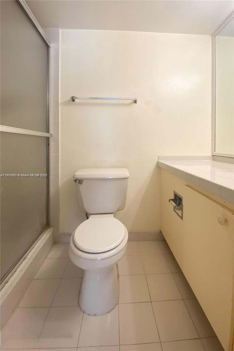 GOLDEN ISLES YACHT CLUB C · #701 in Hallandale Beach - Photo 4