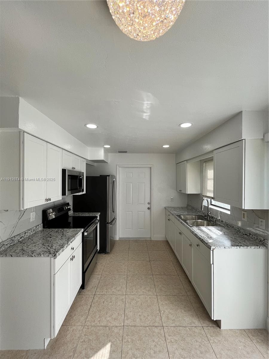 2031 NW 30th Ave #2031 photo 6