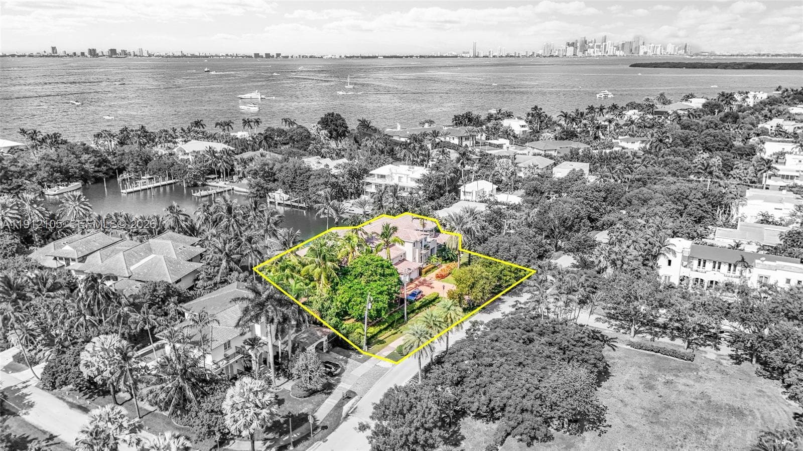 550 Harbor Dr photo 5