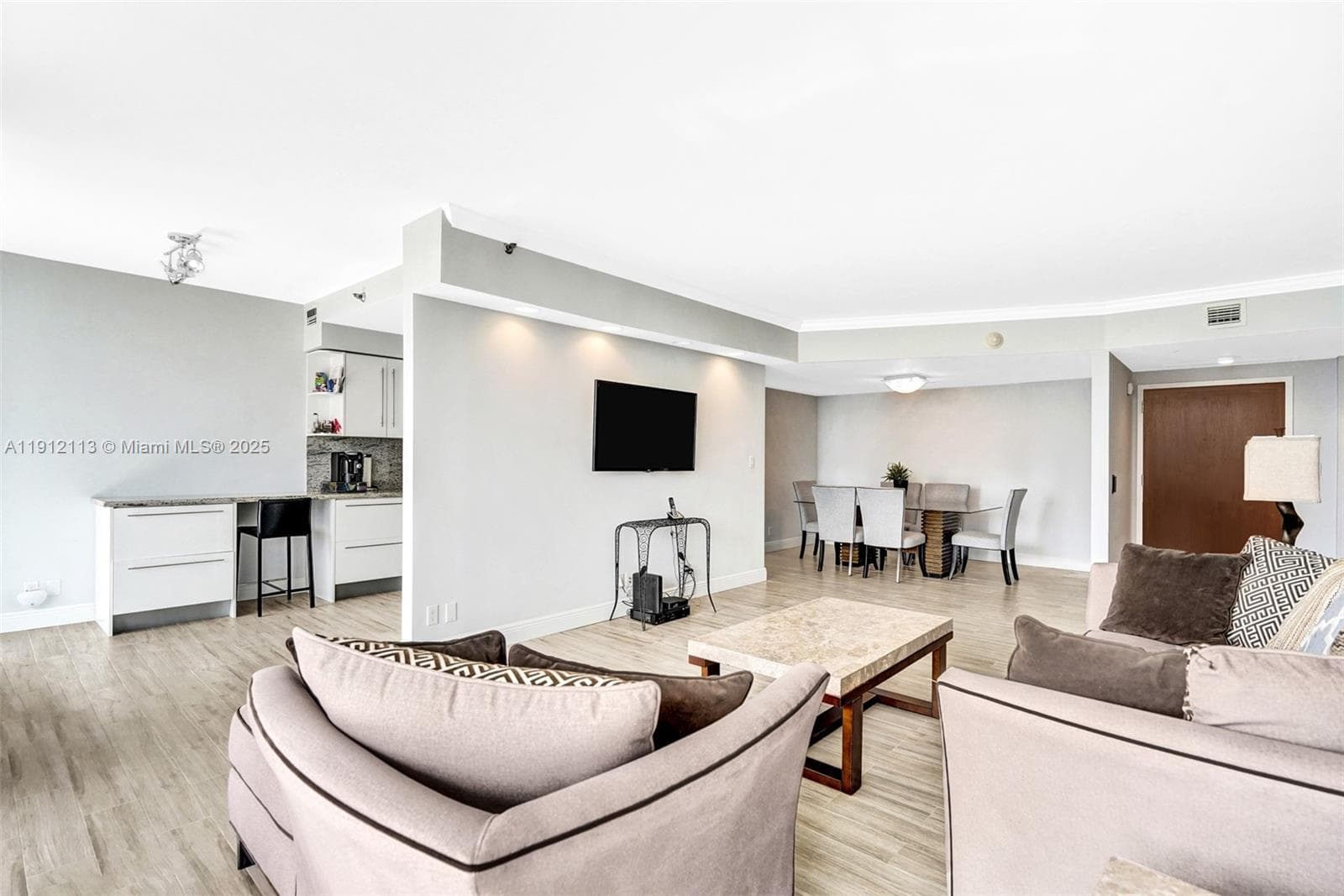 3000 ISL BLVD WILLIAMS IS · #903 in Aventura - Photo 3