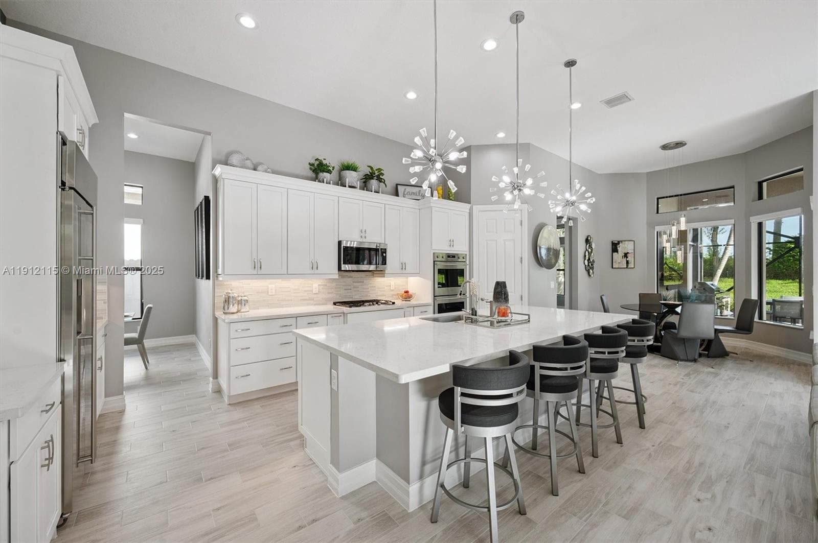 12065 N Kalmar Cir photo 1