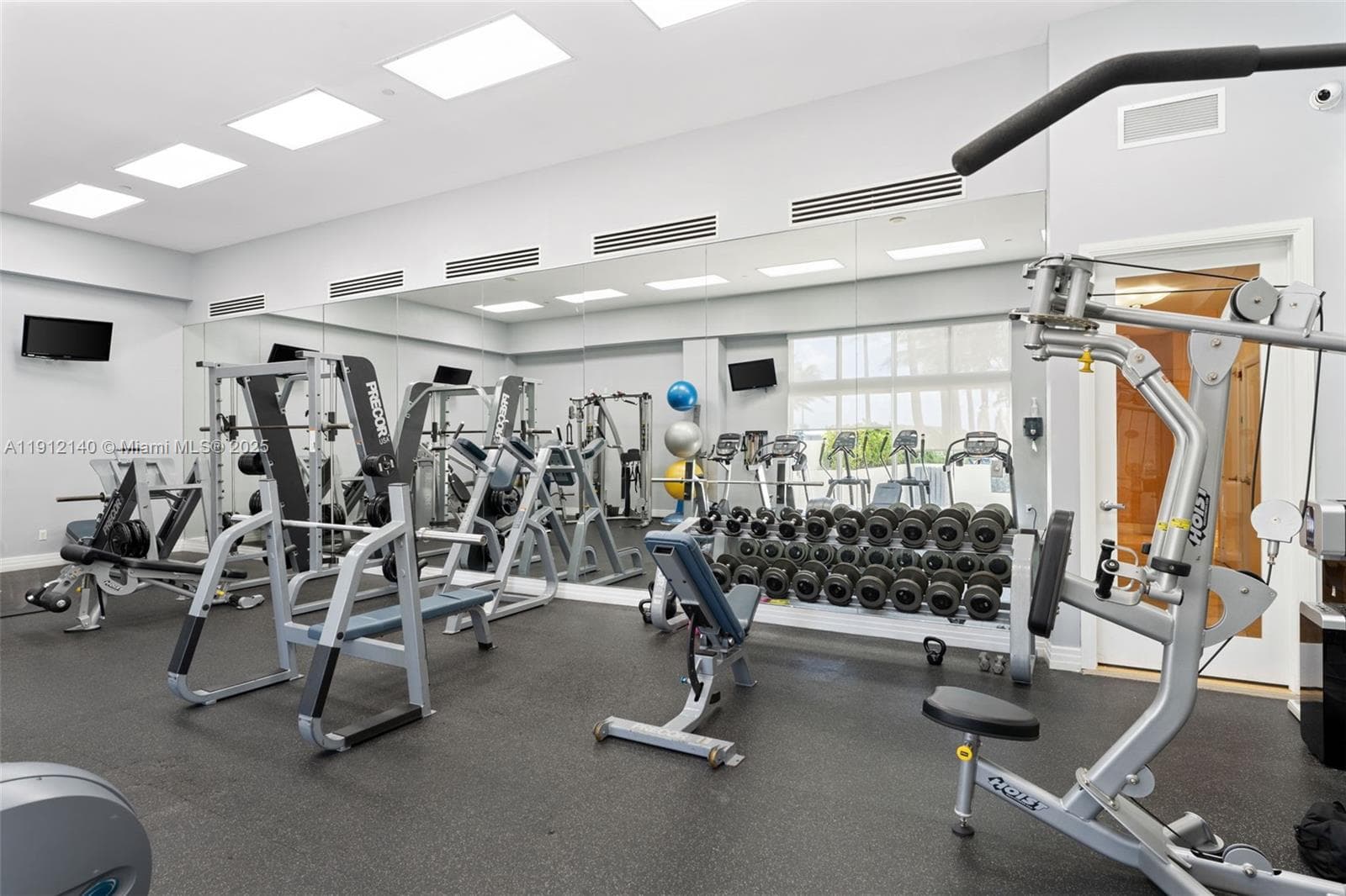 THE COLLINS CONDO · #506 in Miami Beach - Photo 22