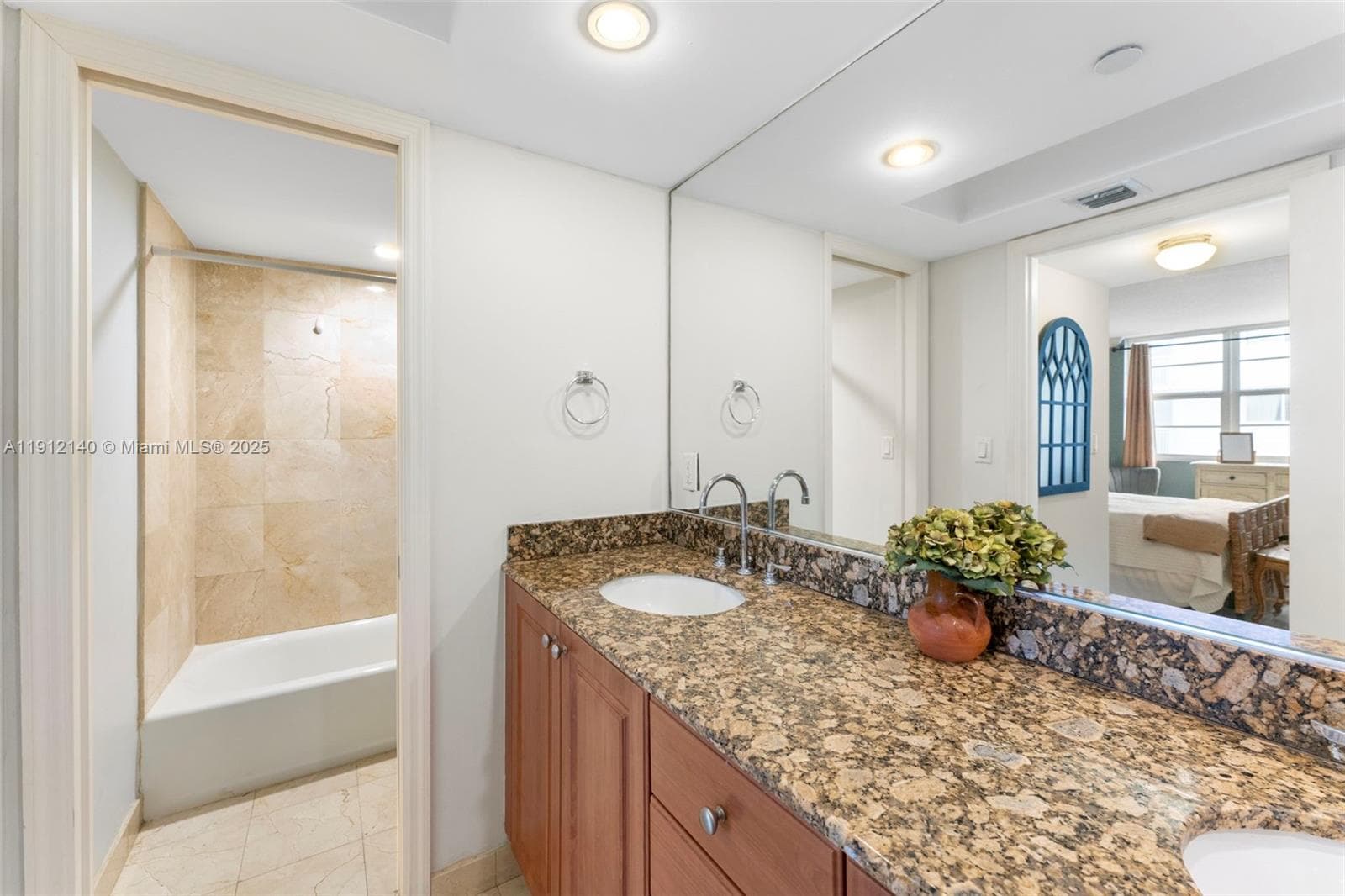 THE COLLINS CONDO · #506 in Miami Beach - Photo 14
