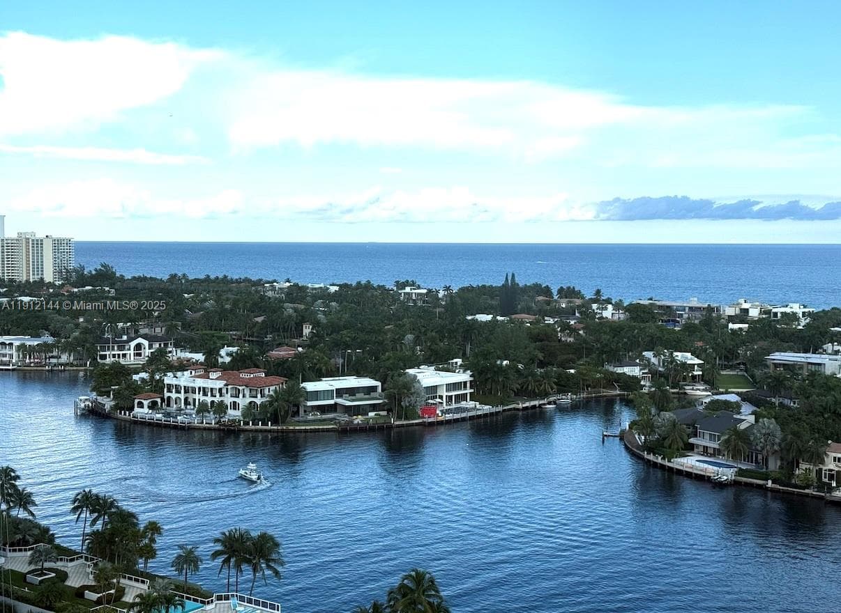 WATERVIEW CONDO · #2033 in Aventura - Photo 3