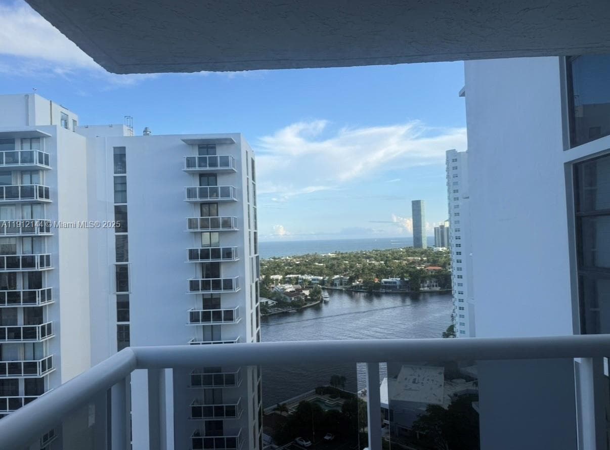 WATERVIEW CONDO · #2033 in Aventura - Photo 4