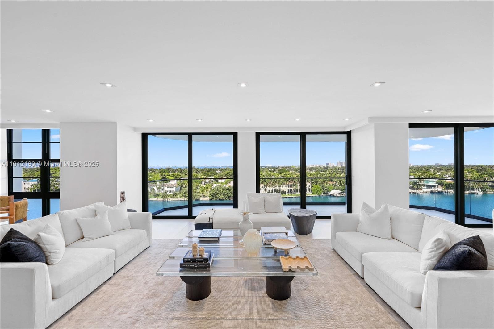Townhouse · #901 & 902 in Miami Beach - Photo 3