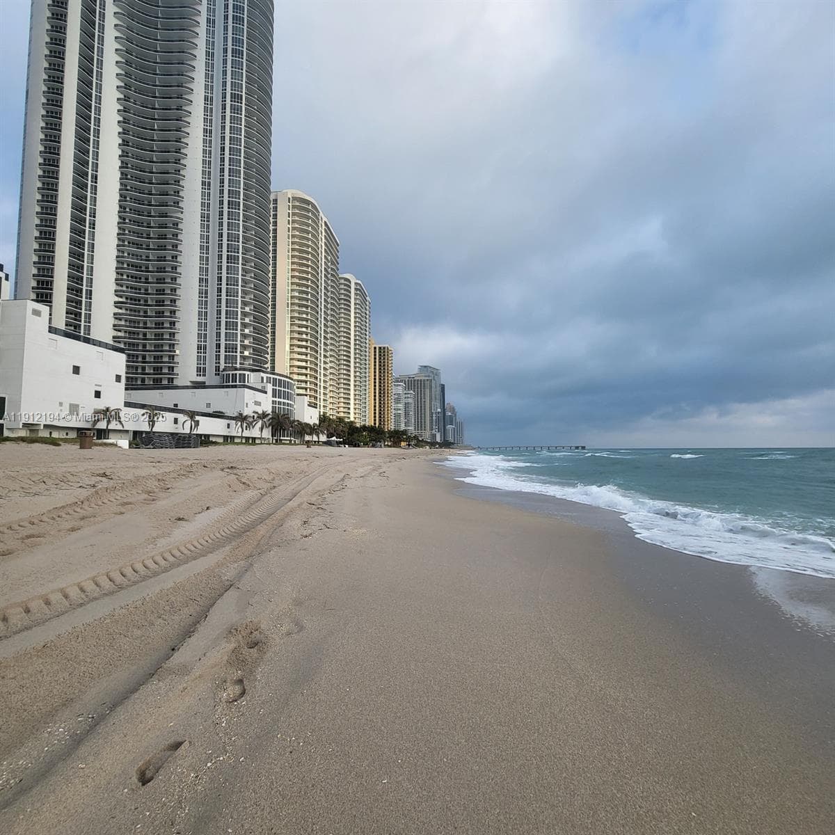 ARLEN HOUSE · #1611 in Sunny Isles Beach - Photo 3