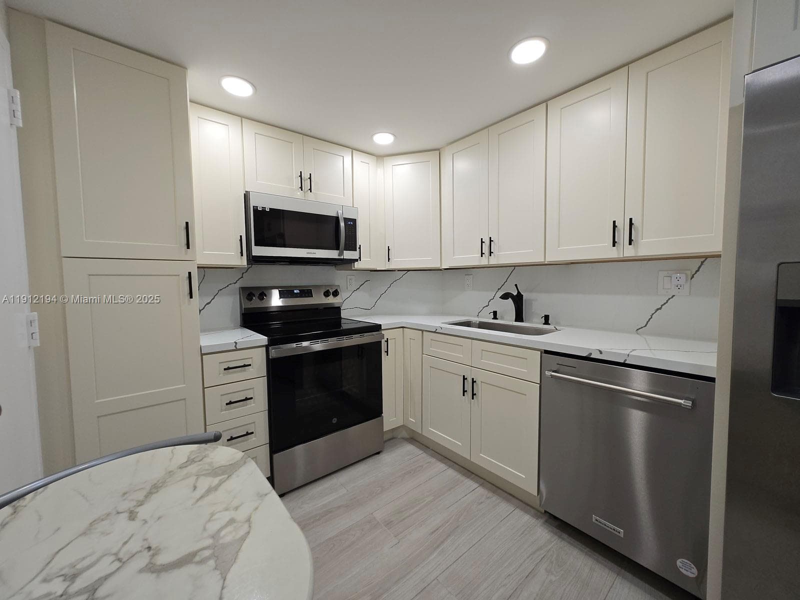 ARLEN HOUSE · #1611 in Sunny Isles Beach - Photo 25