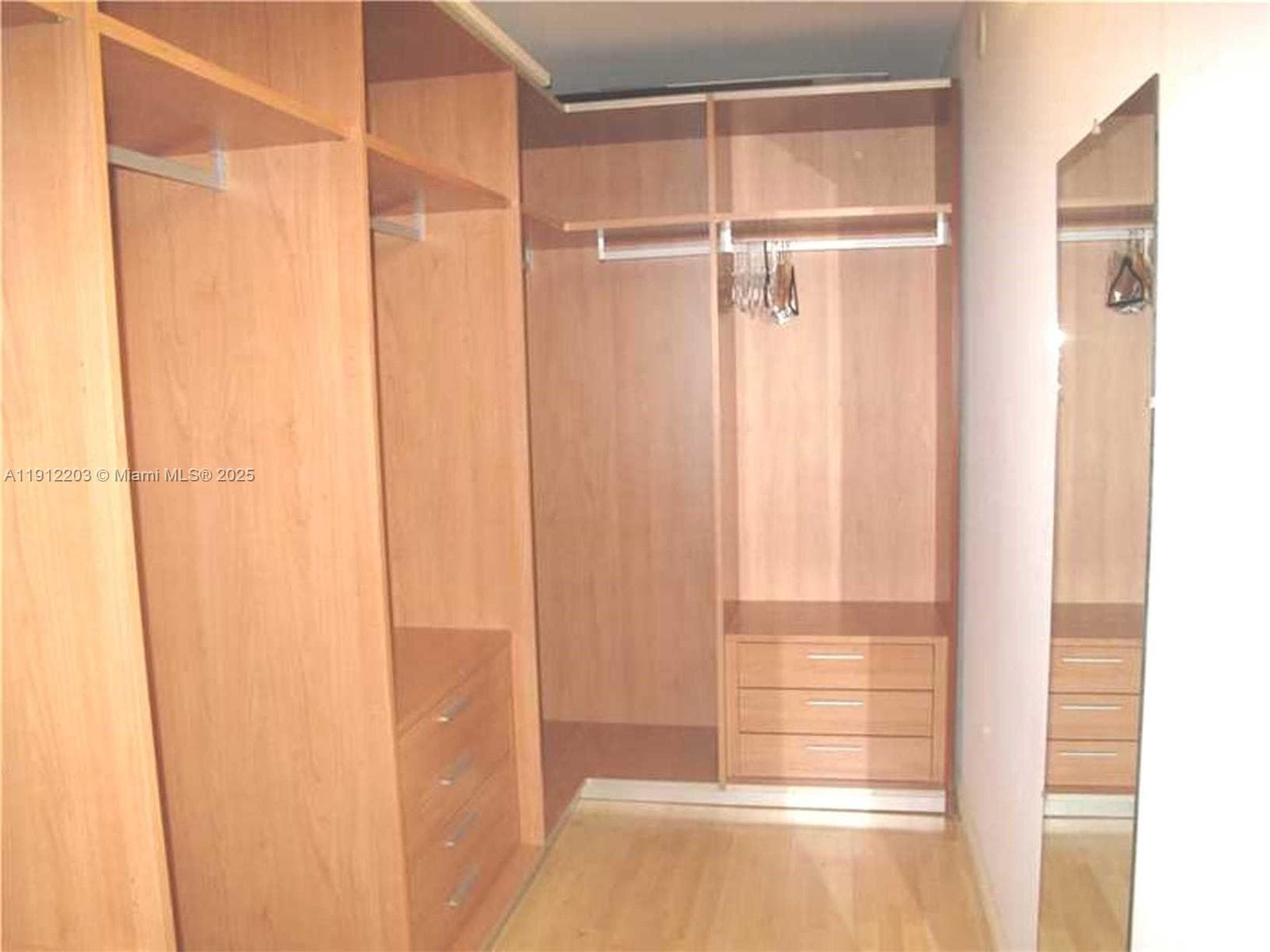 OCEANVIEW BUILDING B COND · #427 in Sunny Isles Beach - Photo 15