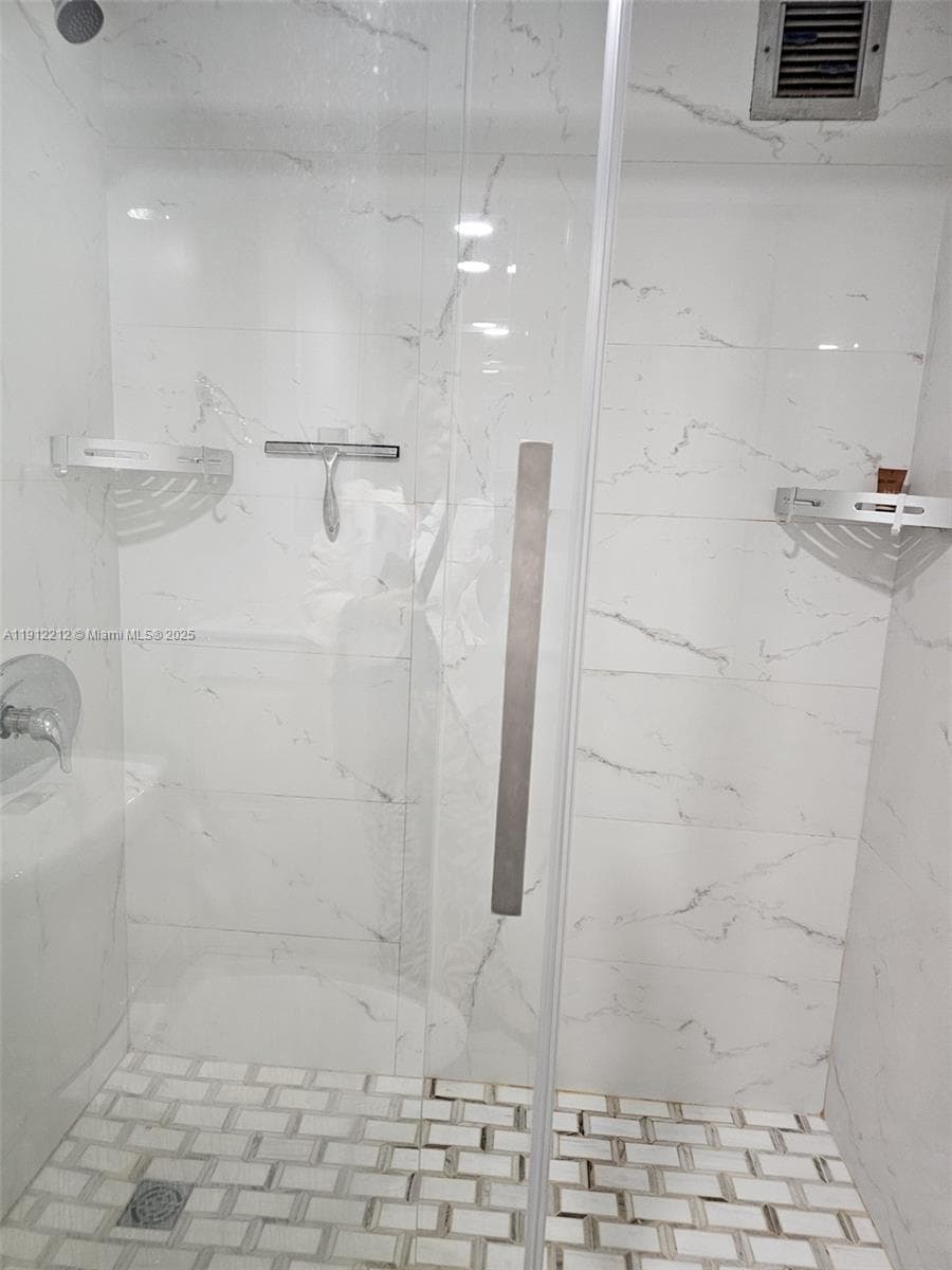 DESOTO PARK CONDO · #104 in Hallandale Beach - Photo 2