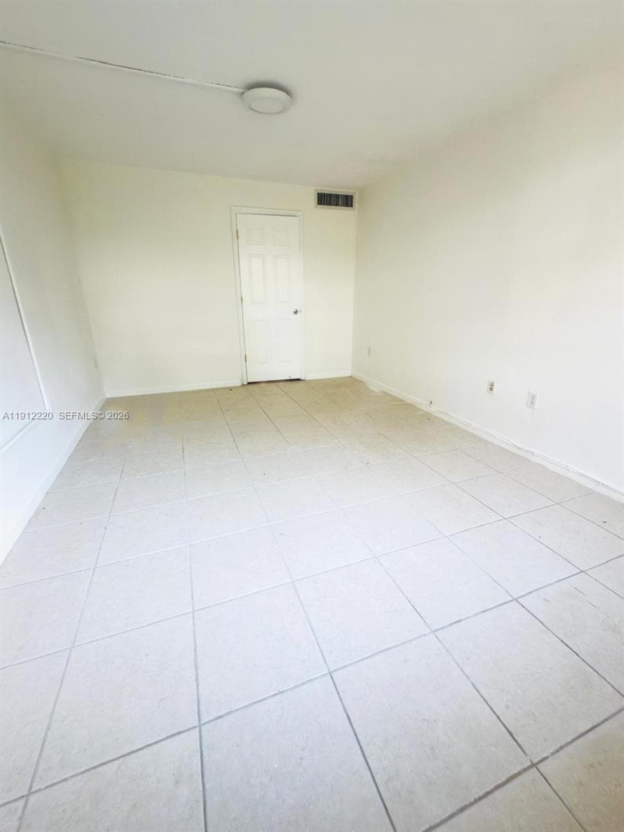 ROLLING GREEN CONDO F · #F110 in Miami - Photo 5