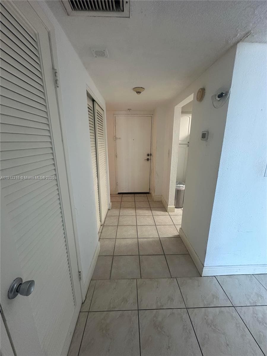 Oceanview 2 · #1019 in Sunny Isles Beach - Photo 12