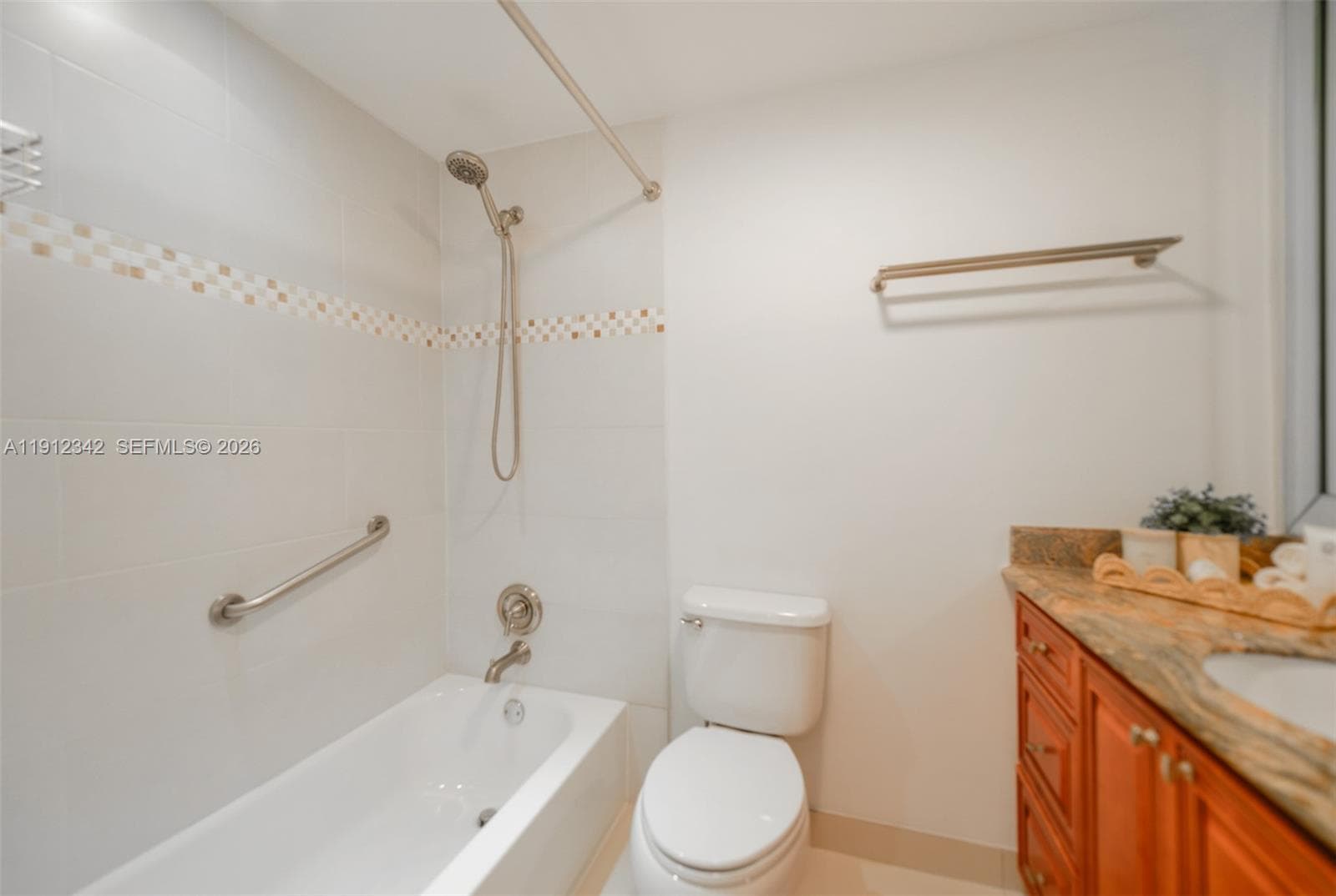 FAIRWAYS RIVIERA NORTH CO · #704 in Hallandale Beach - Photo 26