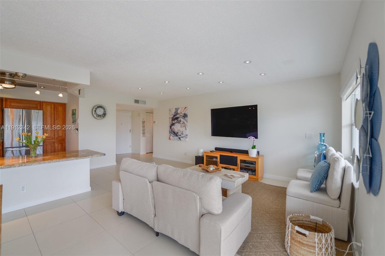 FAIRWAYS RIVIERA NORTH CO · #704 in Hallandale Beach - Photo 9
