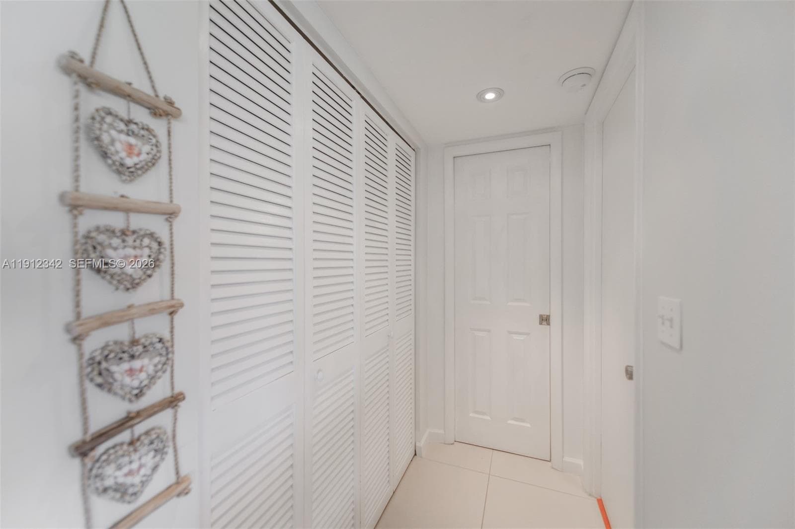 FAIRWAYS RIVIERA NORTH CO · #704 in Hallandale Beach - Photo 24
