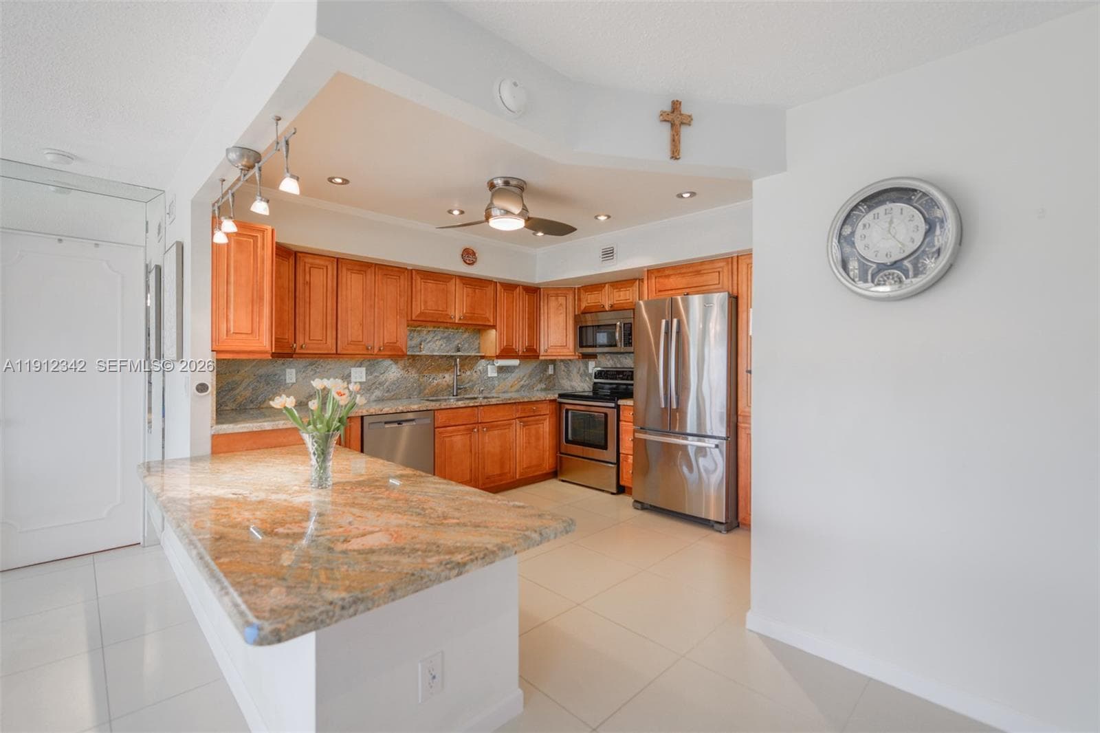 FAIRWAYS RIVIERA NORTH CO · #704 in Hallandale Beach - Photo 11