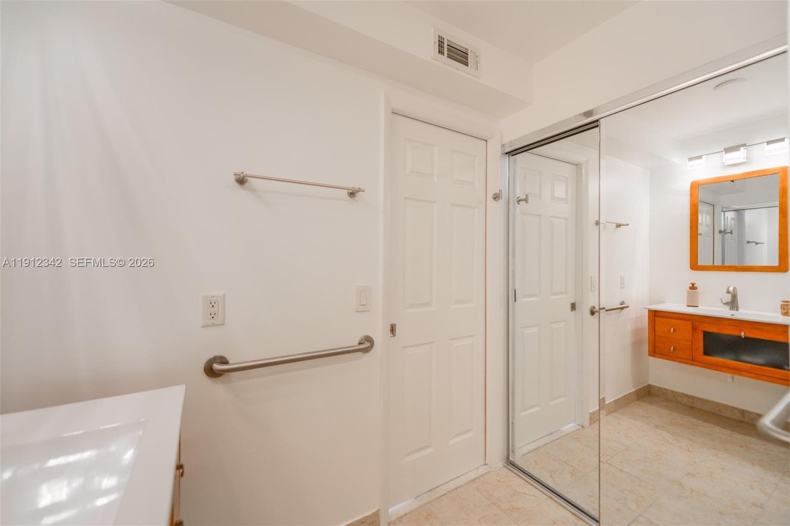 FAIRWAYS RIVIERA NORTH CO · #704 in Hallandale Beach - Photo 19