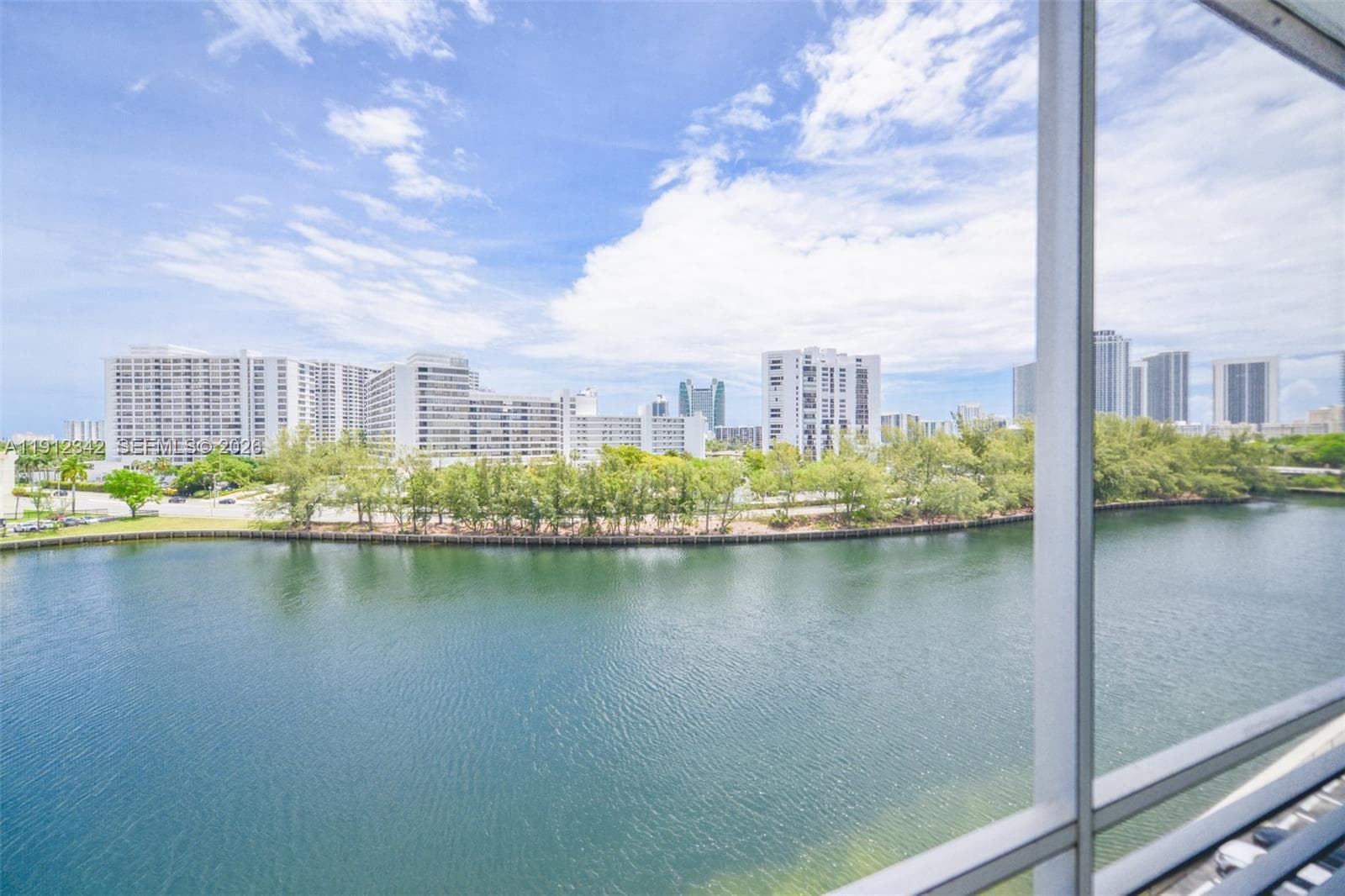 FAIRWAYS RIVIERA NORTH CO · #704 in Hallandale Beach - Photo 29