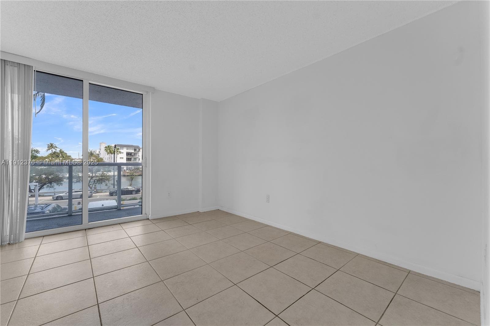 THE ROYAL CLUB CONDO · #201 in Miami Beach - Photo 7