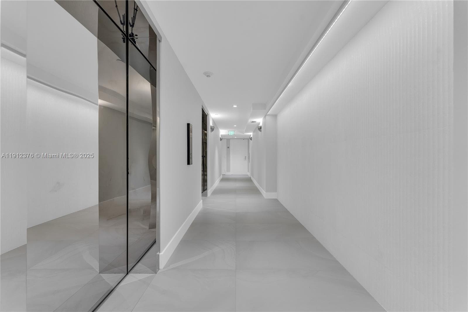 THE ROYAL CLUB CONDO · #201 in Miami Beach - Photo 24