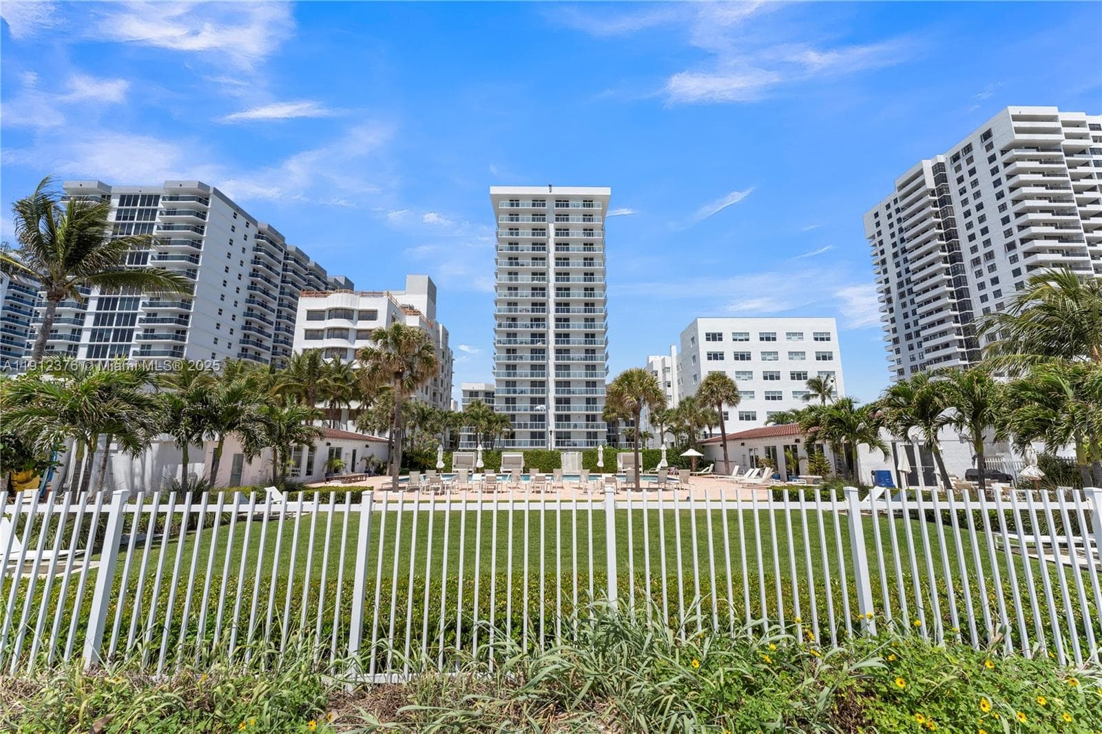 THE ROYAL CLUB CONDO · #201 in Miami Beach - Photo 39
