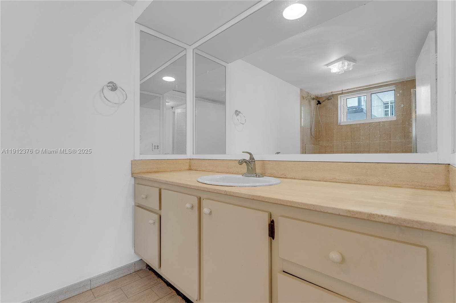 THE ROYAL CLUB CONDO · #201 in Miami Beach - Photo 8