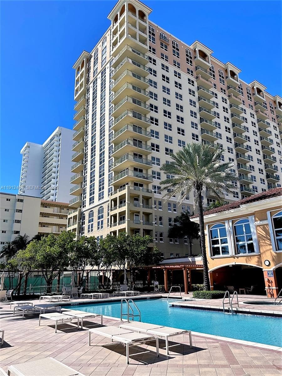 2080 Ocean Drive · #MPH12 in Hallandale Beach - Photo 47