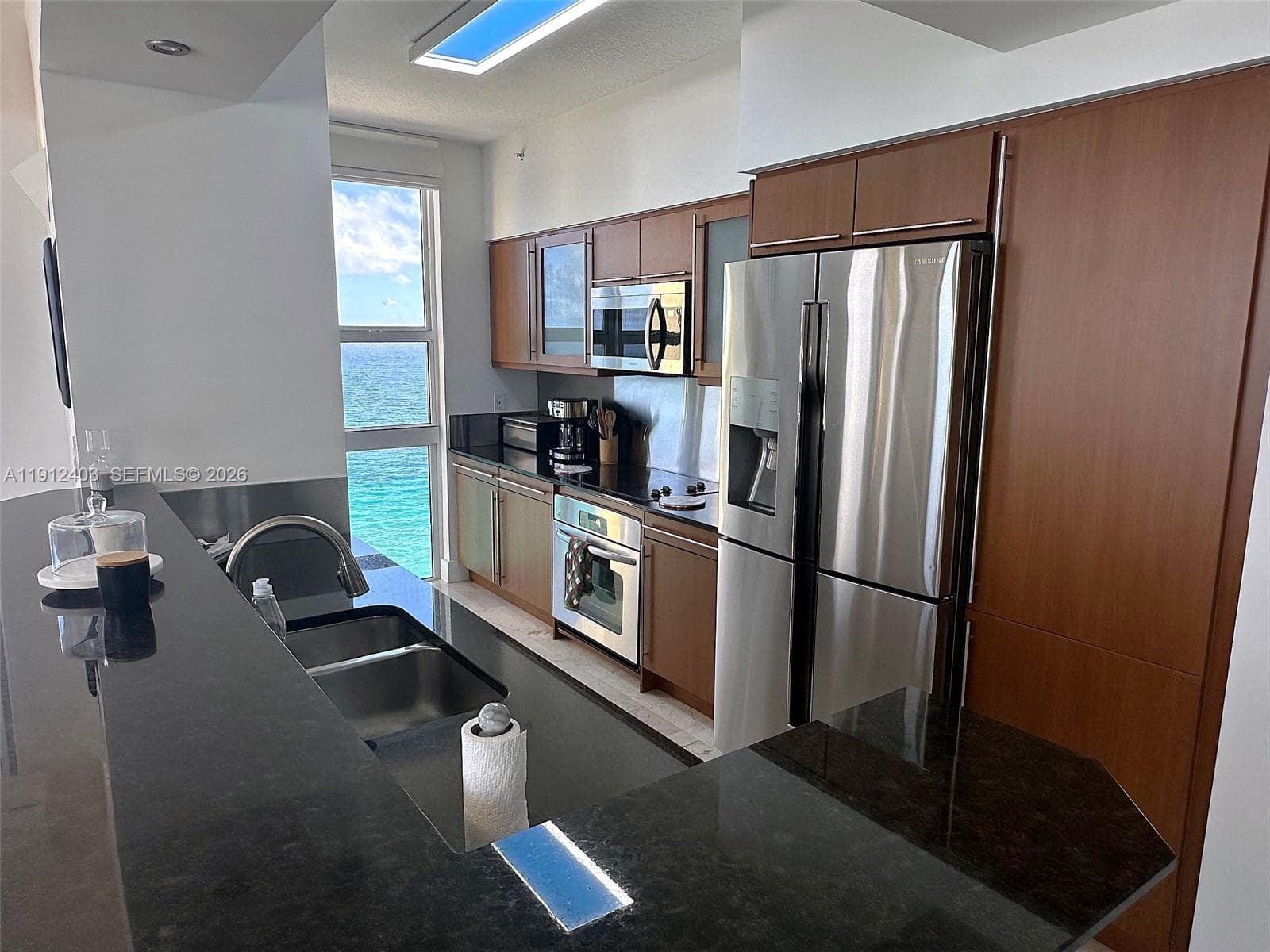 2080 Ocean Drive · #MPH12 in Hallandale Beach - Photo 16