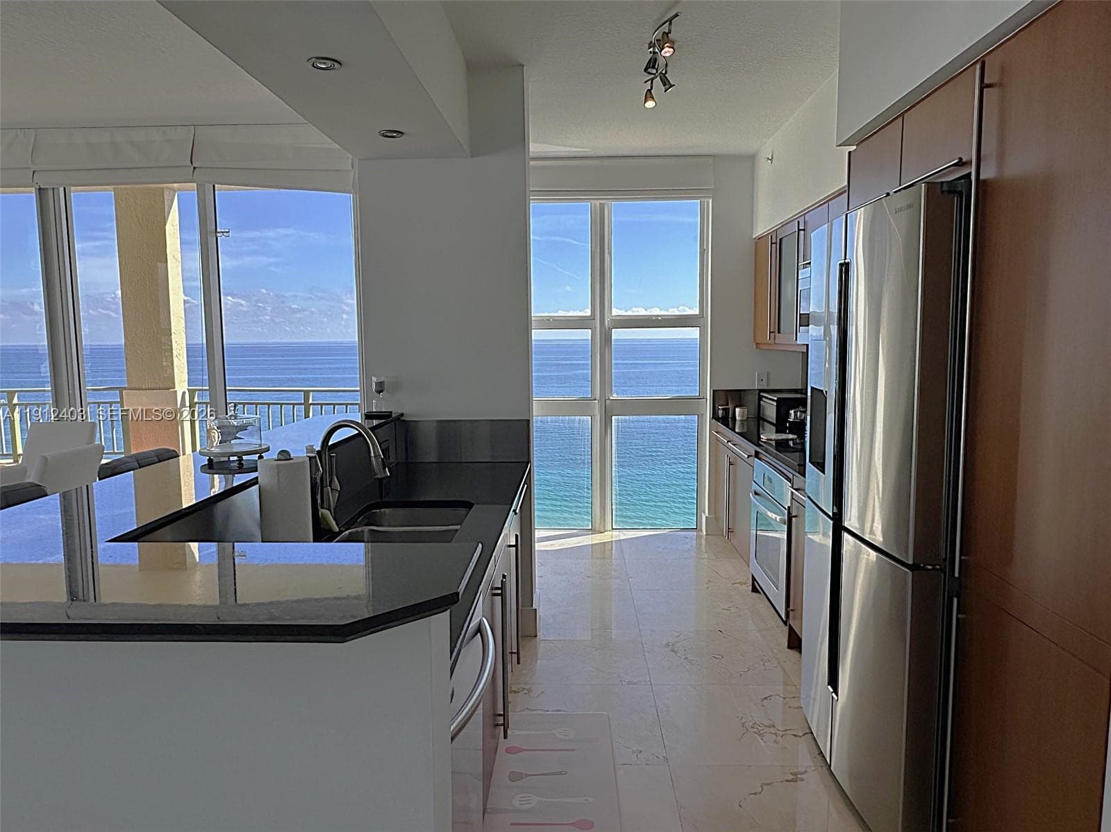 2080 Ocean Drive · #MPH12 in Hallandale Beach - Photo 15