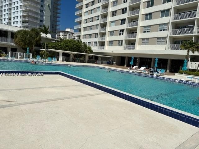 ARLEN HOUSE WEST CONDO · #1825 in Sunny Isles Beach - Photo 4