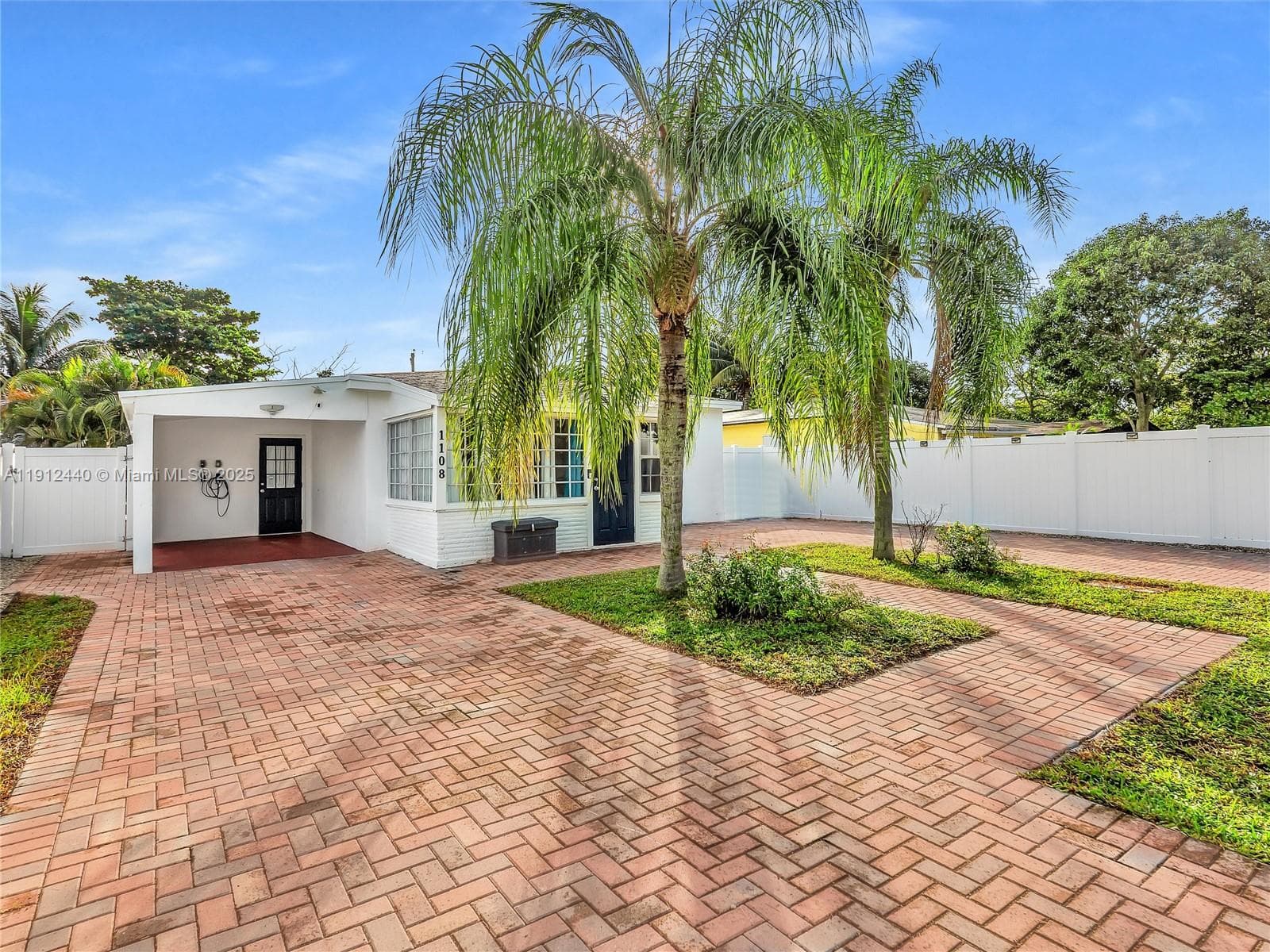 1108 NW 3rd Ave photo 5