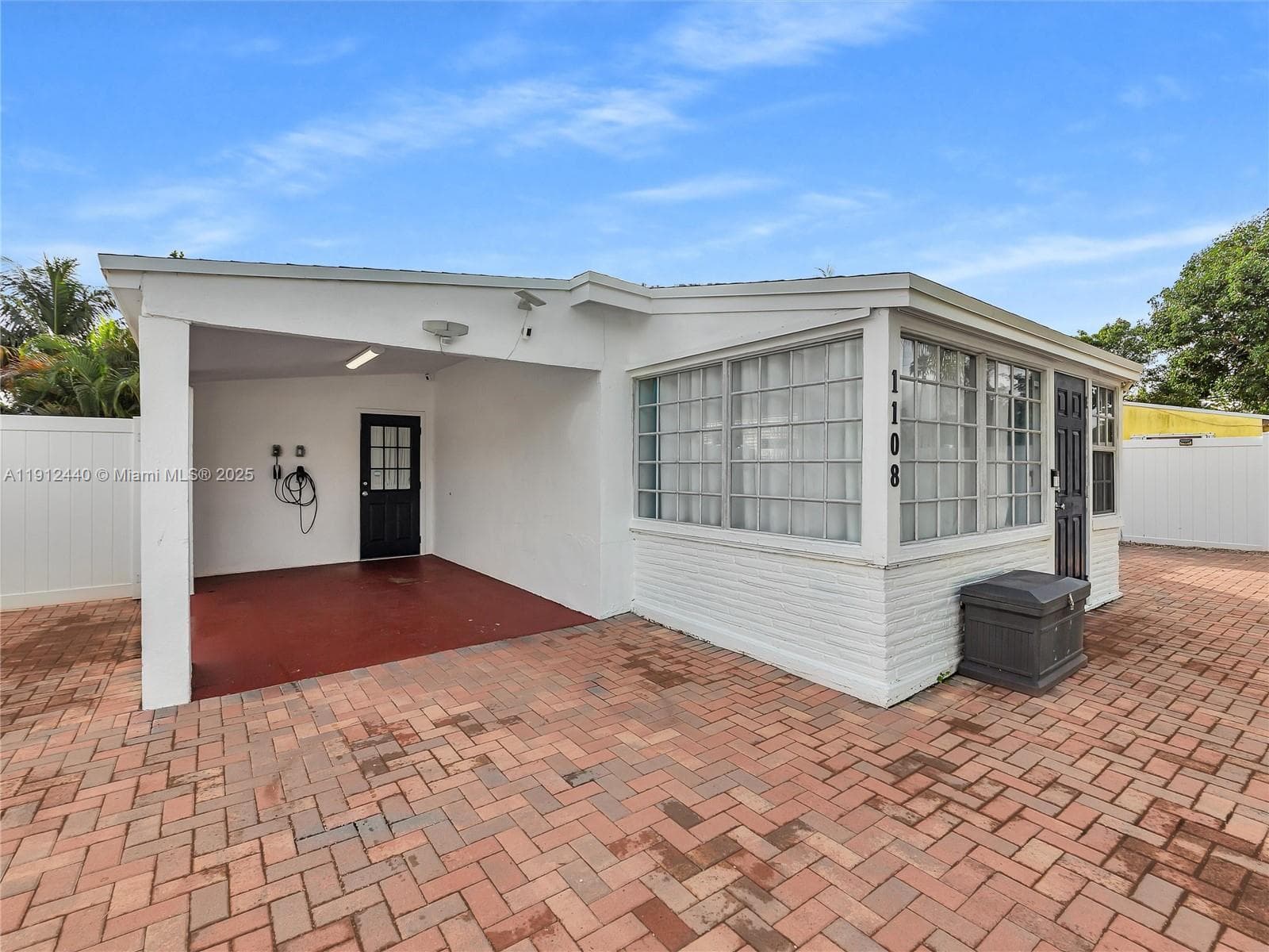 1108 NW 3rd Ave photo 9