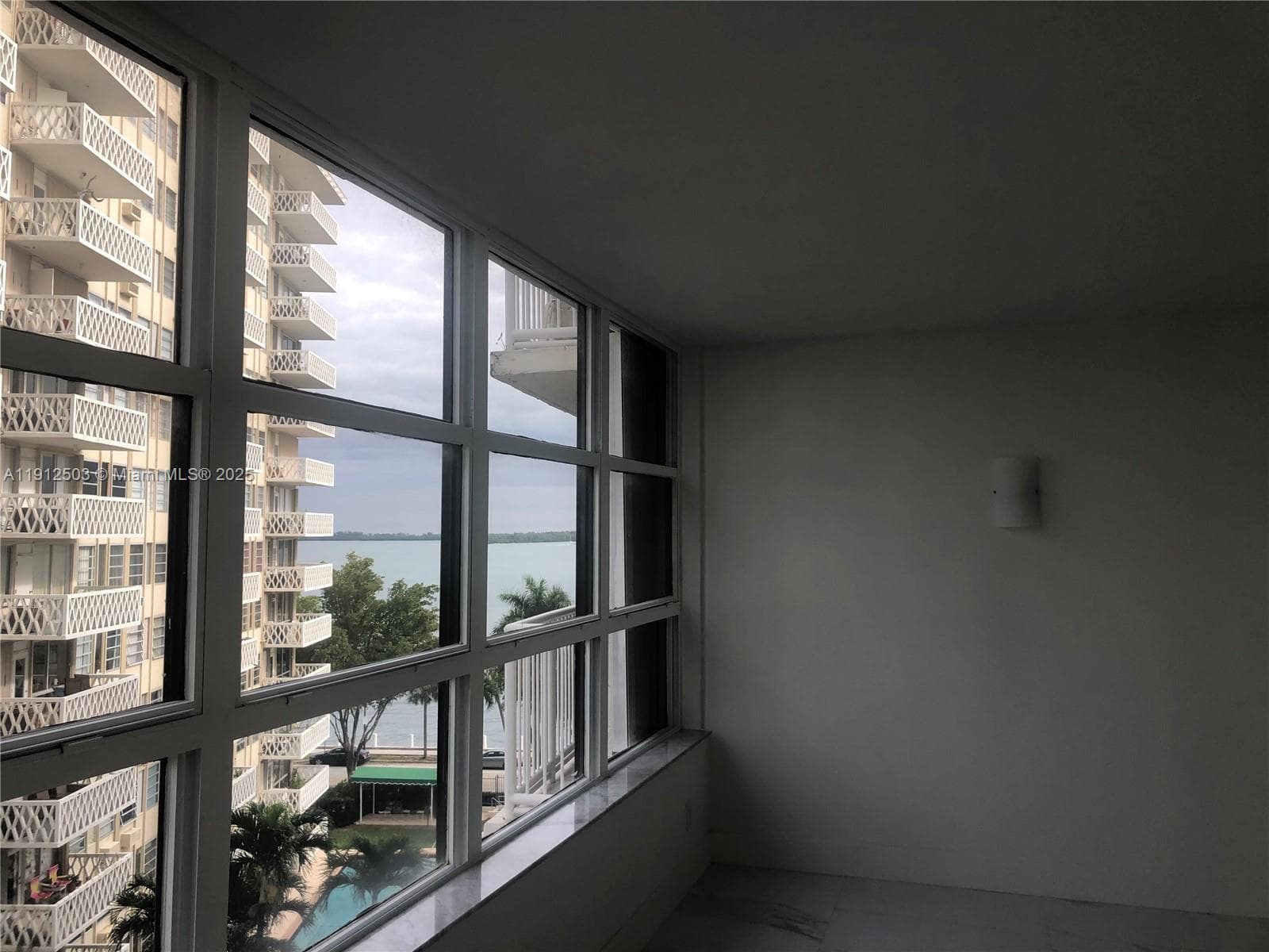 BRICKELL SHORES CONDO · #709 in Miami - Photo 13