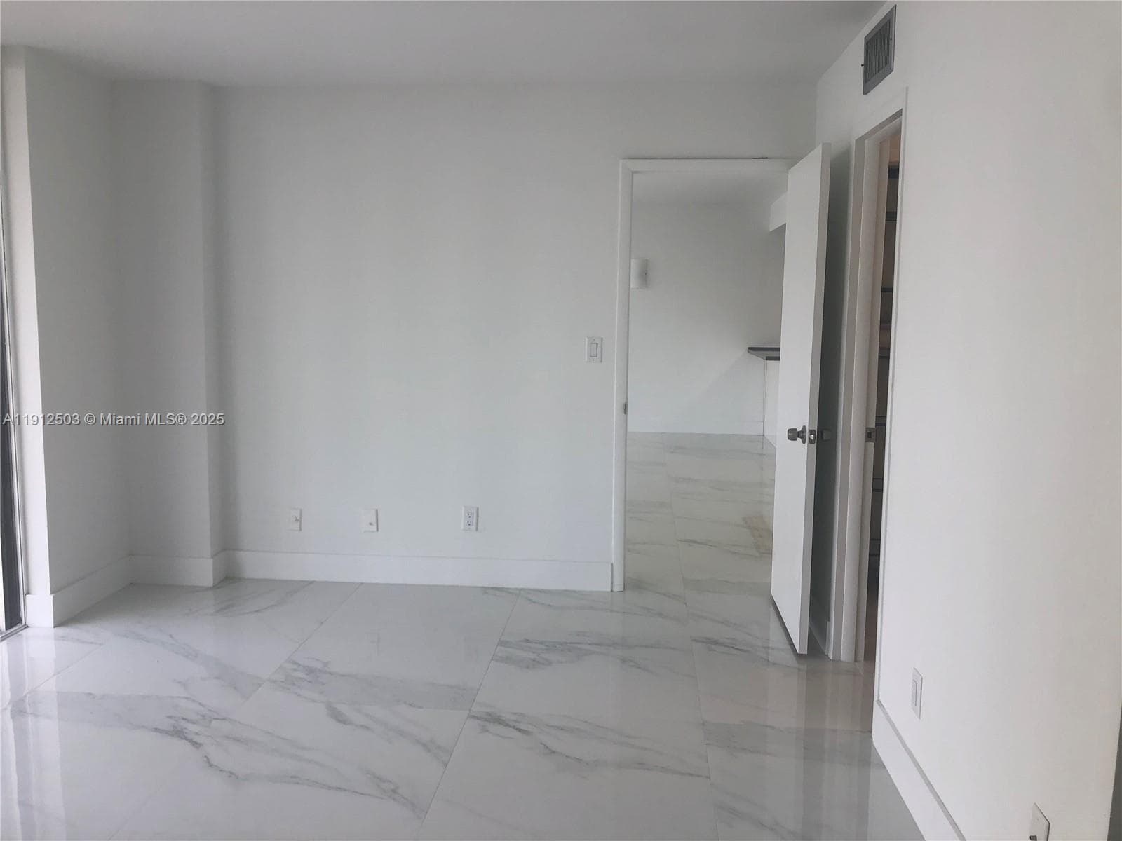 BRICKELL SHORES CONDO · #709 in Miami - Photo 12