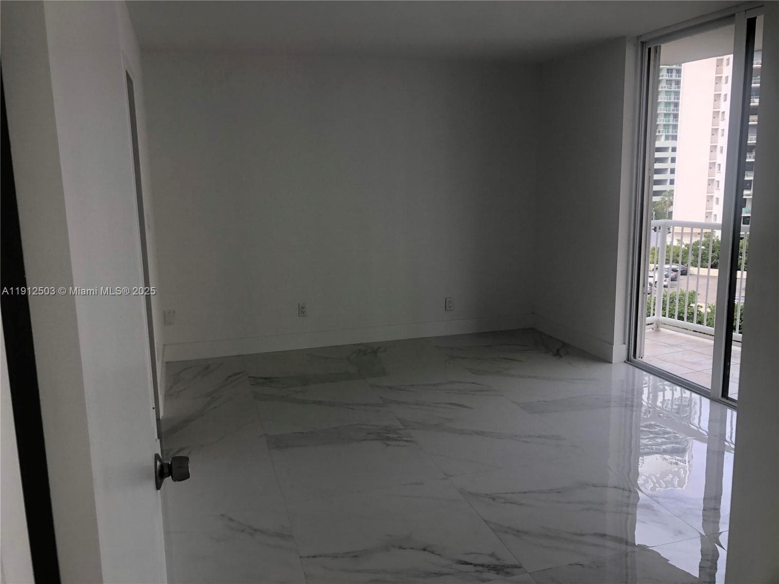 BRICKELL SHORES CONDO · #709 in Miami - Photo 11