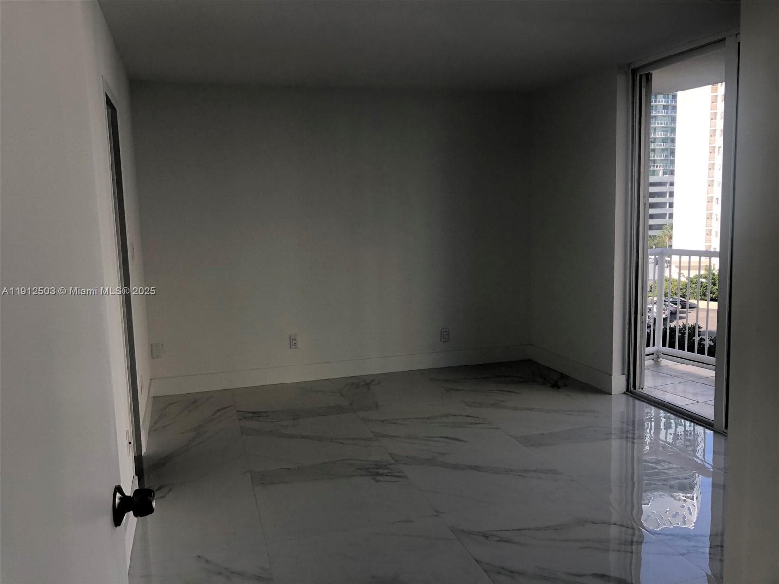 BRICKELL SHORES CONDO · #709 in Miami - Photo 8