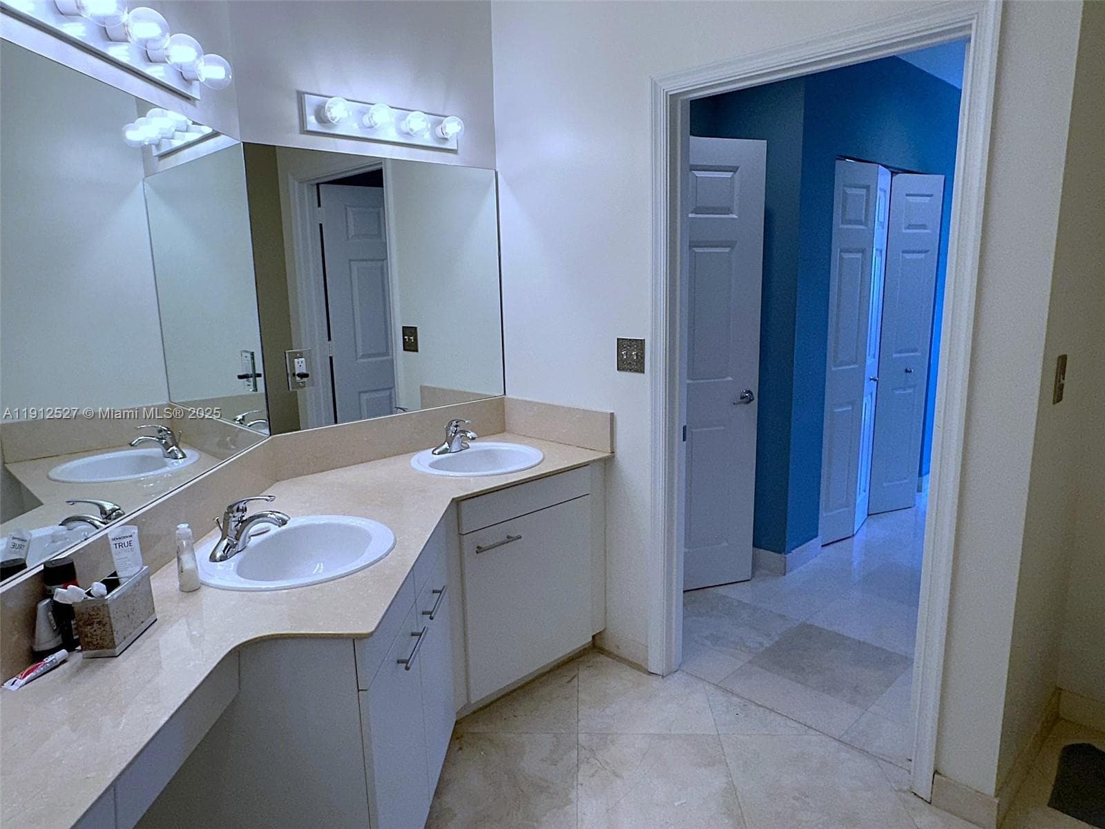 with 2 sinks