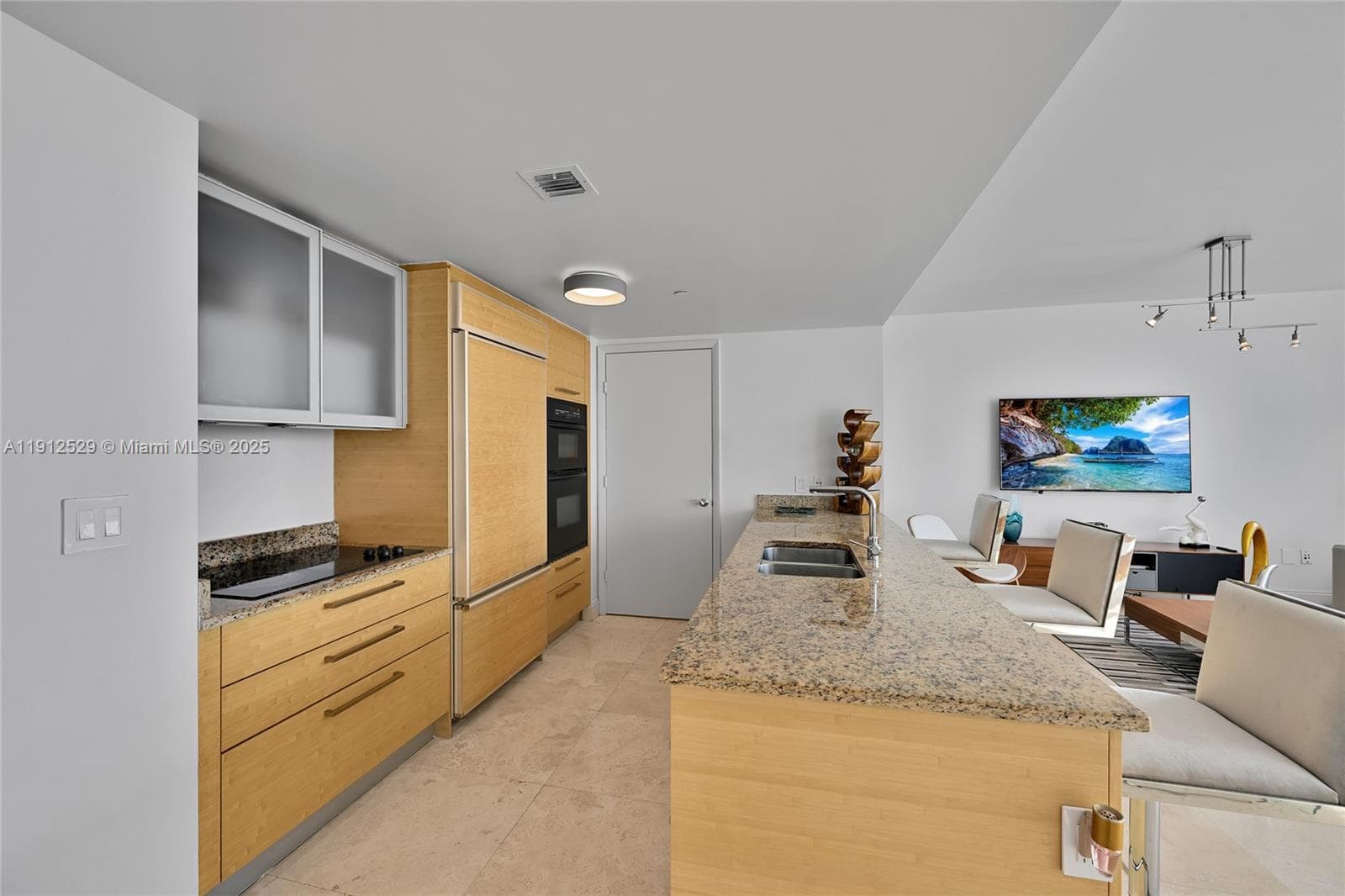 BEACH CLUB TWO · #4807 in Hallandale Beach - Photo 4