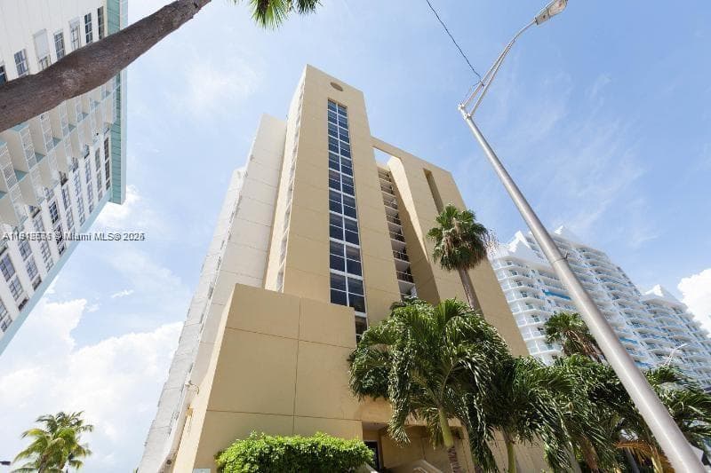 LA RIVE GAUCHE · #1006 in Miami Beach - Photo 2