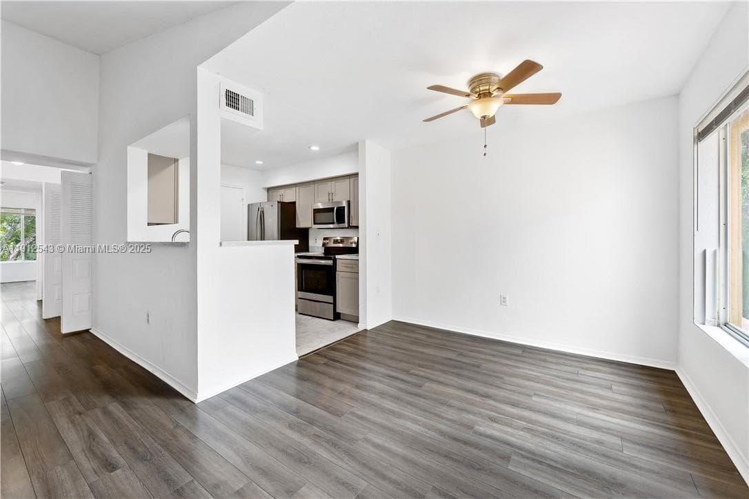 SAILBOAT POINTE CONDO · #613 in Oakland Park - Photo 3