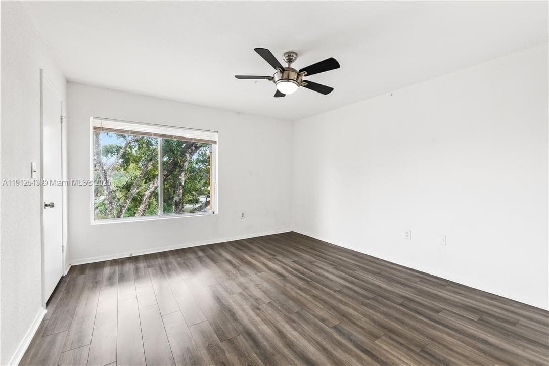 SAILBOAT POINTE CONDO · #613 in Oakland Park - Photo 14