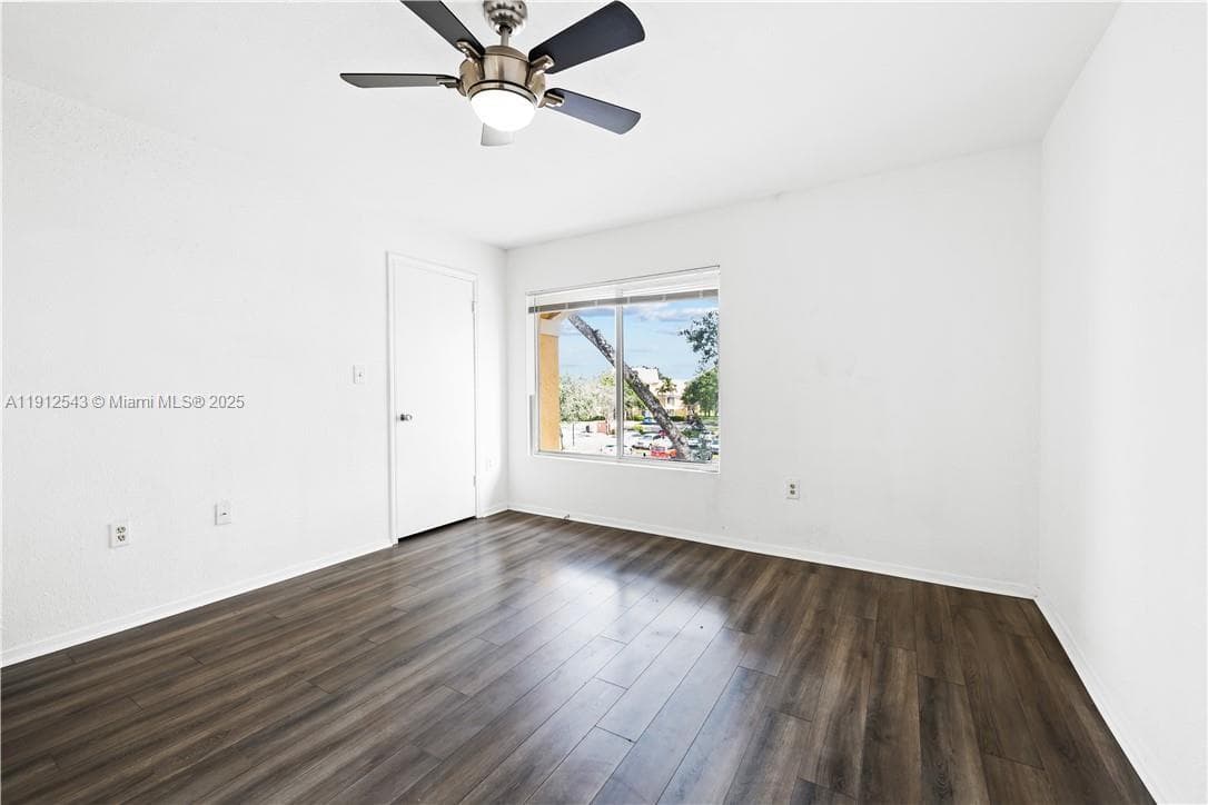 SAILBOAT POINTE CONDO · #613 in Oakland Park - Photo 15